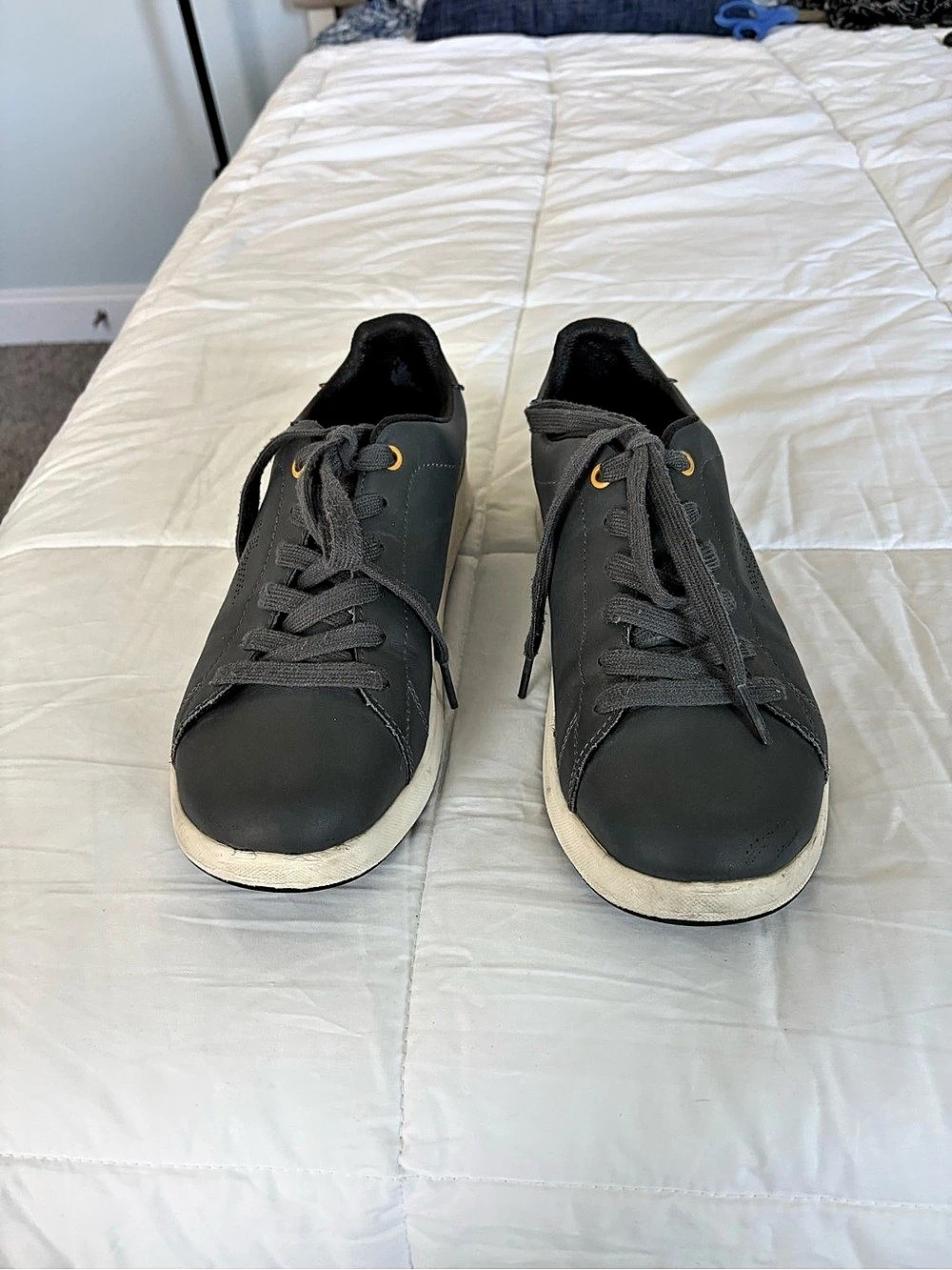 KURU ROAM Dark Grey & White Men's US 8 Sneakers